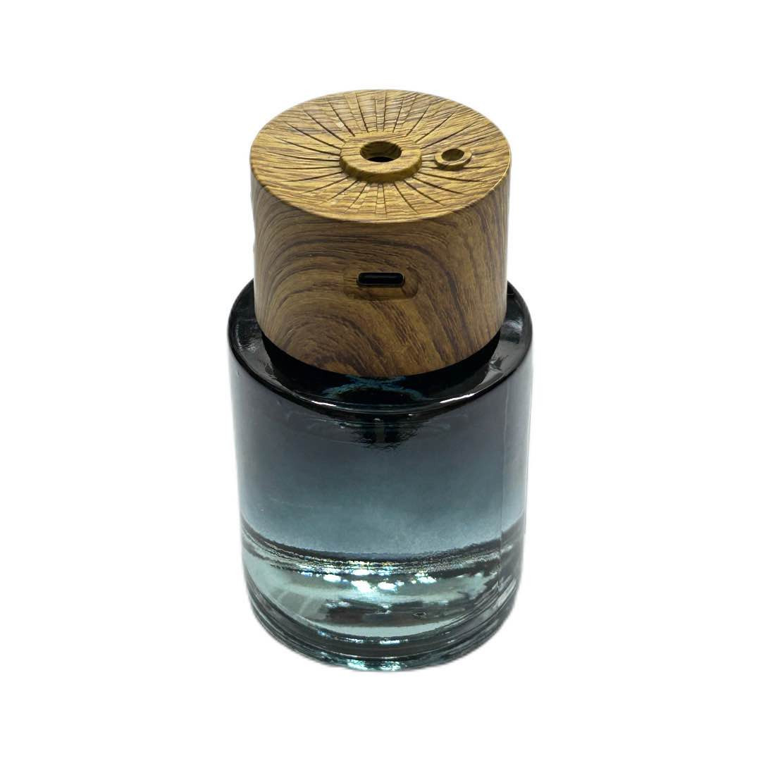 جهاز تعطير ذكي

يعمل بتقنية الرش الضبابي لتوزيع العطر بكفاءة
ويجمع بين الأناقة والابتكار لتوفير تجربة استخدام عملية وراقية

يتميز بثلاثة أوضاع تشغيل:
وضع الرش القوي (ضوء أزرق): يرش العطر كل 30 ثانية لمدة ثانية واحدة.

وضع الرش الخفيف (ضوء أخضر): يرش كل 15 دقيقة لمدة ثانية واحدة.

الوضع المستمر (ضوء بنفسجي): رش متواصل لإزالة الروائح الكريهة بسرعة (يُستخدم عند الحاجة فقط).

يتم تفعيل الجهاز تلقائيًا عند اهتزاز السيارة، ويدخل في وضع الاستعداد بعد 15 دقيقة من السكون.

يحتوي على بطارية قابلة لإعادة الشحن تُظهر حالة الشحن بألوان مختلفة

وعند انخفاض البطارية لأقل من 10% تومض الإضاءة

وتُغلق تلقائيًا إذا انخفضت لأقل من 3%.

الطاقة: 1.5 واط

سعة البطارية: 200mAh

مدة التشغيل لكل شحنة: تعتمد على الوضع المستخدم

الجهد: 5V = 1A

السعة: 140 مل

الرائحة: تركيبة فرنسية من العطور والزيوت النباتية

الابعاد : الطول 6cm ' العرض 6cm ‘ الارتفاع 10cm أربيل, العراق


**إذا كنت صاحب هذا الإعلان وتريد حذفه لأي سبب، رجاءا أرسل رسالة إلى الدعم الفني**