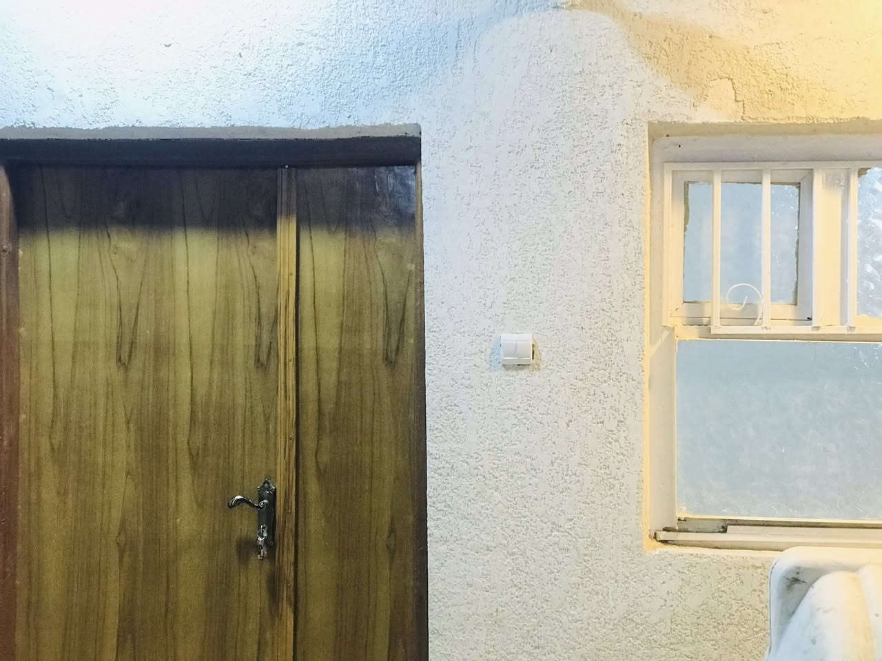 لليجار شارع المركز جديد الالبان يم المدارس مساحه 110.  ***********
