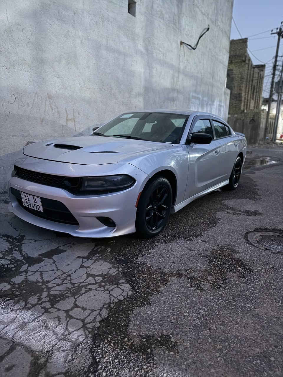 سلام عليكم چارجر 2019 اصل GT
حادثها البنيد فقط 

رقم بغداد 

السياره جديده بمعنى الكلمه 

استخدام شخصي 
 
مواصفات الGT معروفه 

كشنات حضن 

ويل 20

وباقي المواصفات معروفه 

***********
