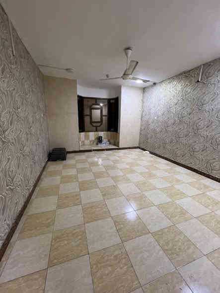 🔷(بيت للبيع )🏡✅//
🌀المساحة (200) متر//طابقين //

🌀( الموقع دور النفط ) 

🌀( يحتوي الطابق الارضي على/ ثلاث غرف منام  /  صالة / ديوانية / مطبخ/ صحيات عدد (2) / حديقة/ كراج  / الطابق الثاني / غرفتين منام / صالة / صحيات //

🌀(جنس العقار طابو ملك صرف  )☑️

🌀السعر (425)مليون وقابل للتفاوض    ✔️✔️

⚜️عنوان شركة الجوادين للاستثمار العقاري ⚜️ 
(/ البصره /الجنينه نهاية شارع الـمصـلحه/ قـرب سـوق الجـبيلـة) 

لـلطلـب والاستفسـار علـى الارقـام التـالـية 🔻

واتـساب + اتـصال ***********
واتـساب+اتـصال ***********
