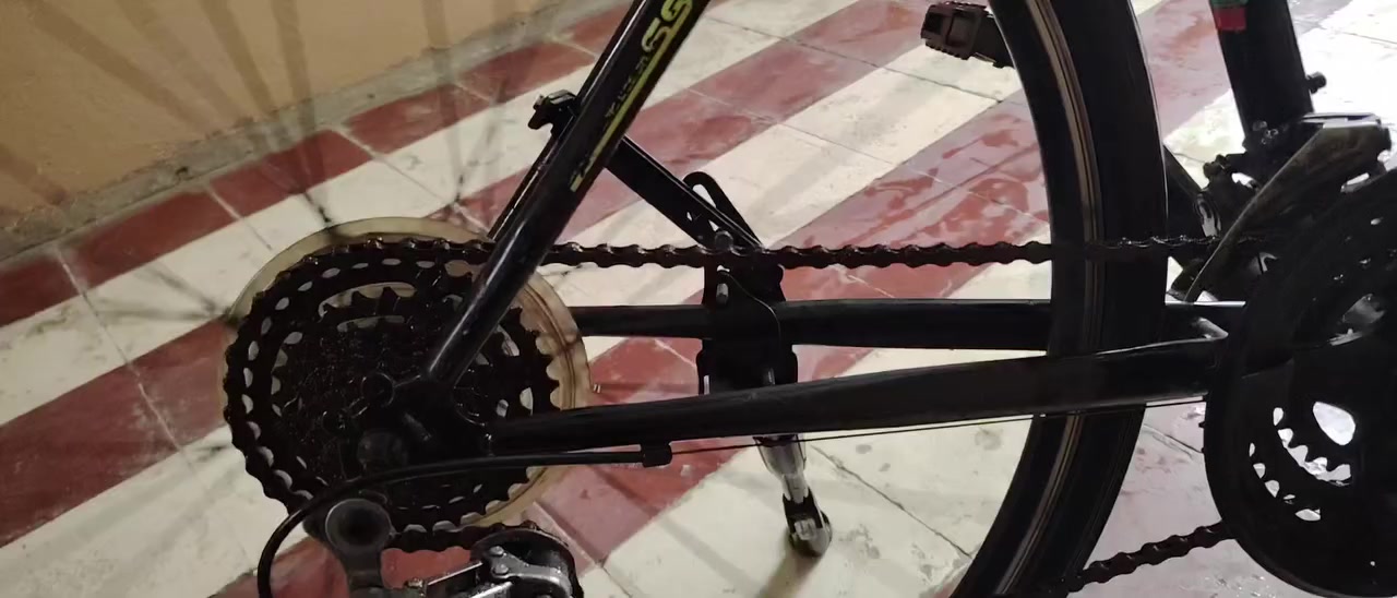 بايسكل حجم 27 للبيع
نظافة فول صطابات كامل 

مكينة نظيفة 

گيورة شيمانو الاصلي اليمين شغال واليسار انكسر قبل فترة 

السعر 110 دينار وبي مجال 

التواصل :على الخاص بس علقلي وكلي دزيتلك خاص

او على الرقم *********** وبي واتساب
