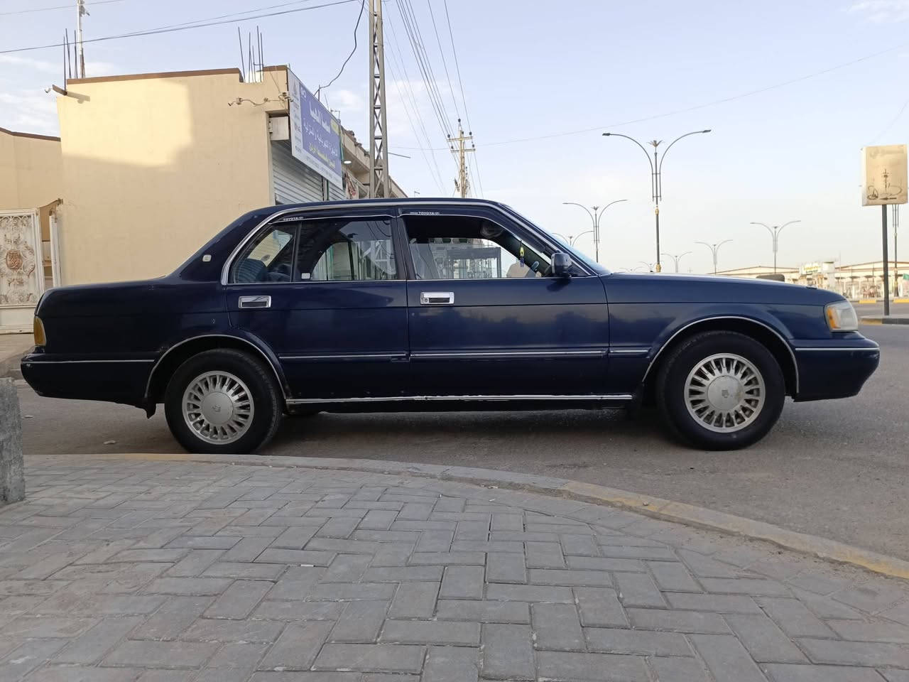 السلام عليكم سيارة ارنب طويل جناز مديل 1993 الون نيلي سيارة مكفولة من ضربة ولكص ونقل جثة سيارة محرك وكير جديد حدادية عامة كهربائية شغالة  شاشة شغالة تخم تاير جديد سيارة رقمه بصرة تحويل ثاني يوم مكان لبصرة سعر 73 بيه مجال حك لجية رقم الهاتف ‏‪***********
