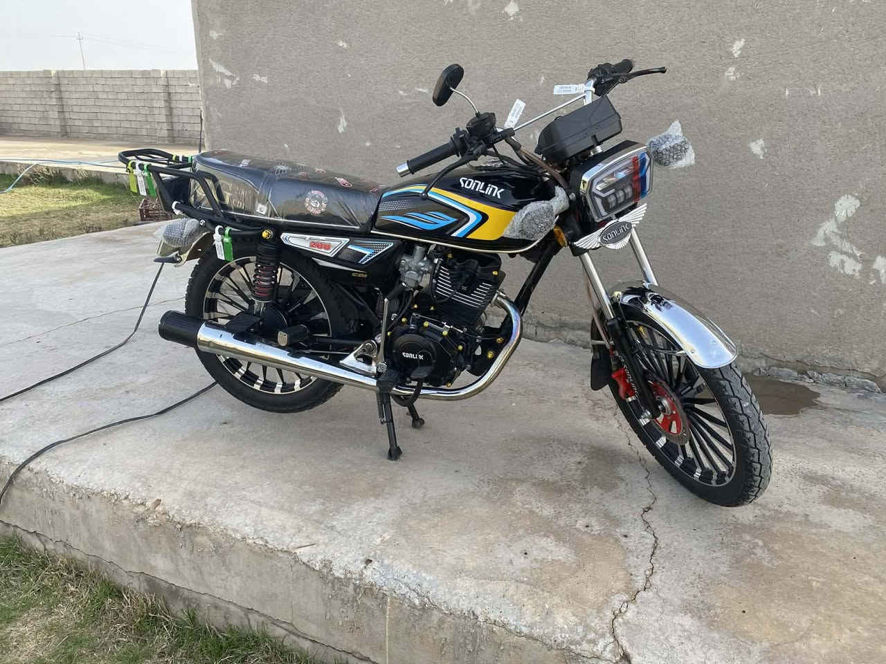 السلام عليكم دراجه للبيع سيفان موديل 25 اوراق كامله عنوان ديالى كنعان رجاء رجاء مو شراي لا يتصل الاتصال على الرقم. ***********. ‏‪077-127-47072‬‏.
