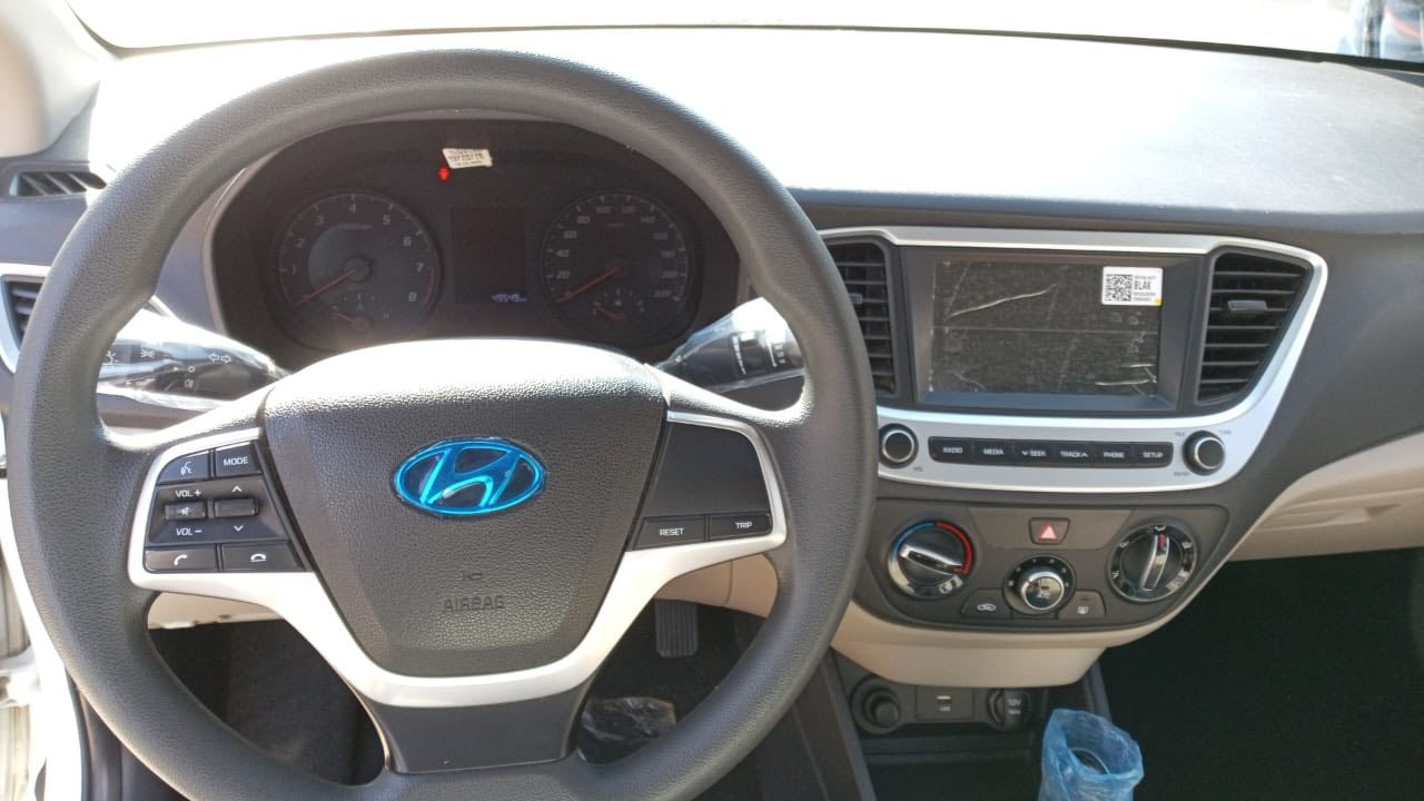 السلام عليكم
هونداي اكسنت مال شركه خليجيه موديل٢٣ سياره ع وضع شركه كلهه ع وضعهه تايرات شركه بيهه سبيرهه منازل كتلوكات سويج ثاني غراضهه كلهه ب جيس مكينه ١٦٠٠ دوش كير مرغوب ع ايد وحده كفاله من ضربه وصبغ وبارد ومسويلهه سونار جديد 
رقم بغداد باسمي رقم جديد هزه جديده 
سياره مواصفات معروفهه مال خليجي 
*********** هذا رقم صاحبها
