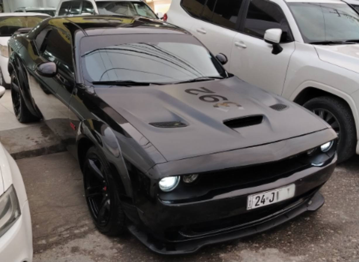 سلام عليكم
( بيع فقط )
جالنجر
 موديل 2018
  ماشي 121 مايل حقيقي بيها جاملغ و بونيد مع جاملغ الخلف صبغ راس الشاصي بي صبغ اربكات سستم رقم الشاصي موجود كير محرك 6 بستن شرط رقم سنويه جديد شرط التحويل السعر 165 بي مجال قليل مكان السياره دهوك رقم موبايل *********** وتساب دهوك, العراق
