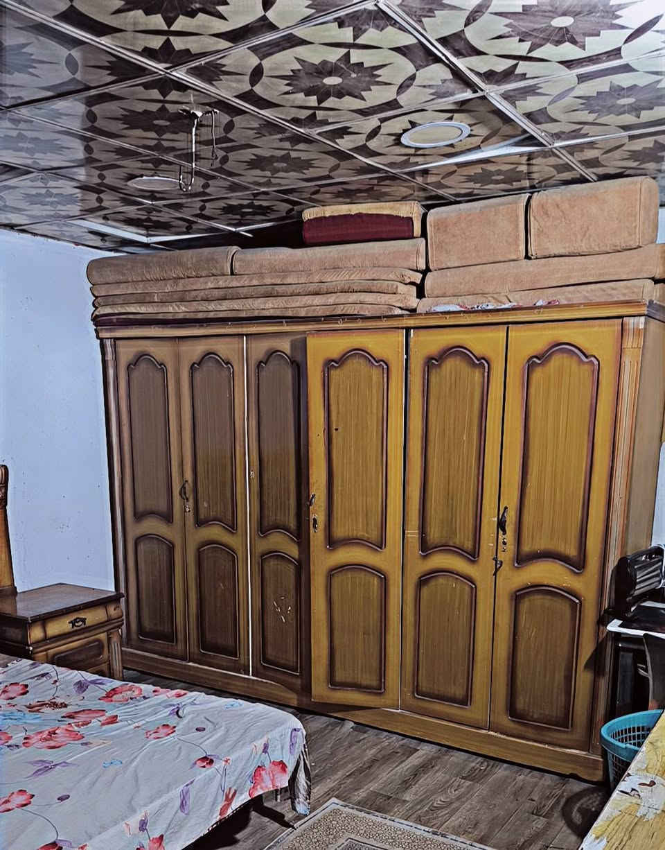 غرفه كويتيه للبيع نضيفه العنوان الزبير محله الشمال السعر 250وبيه مجال رقم هاتف 📞 ***********
