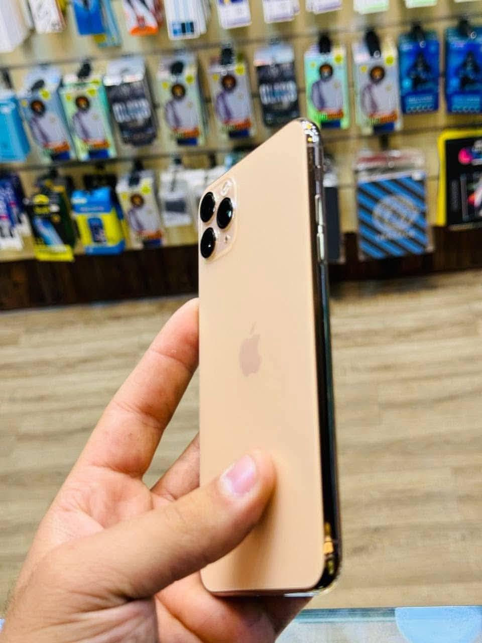 ايفون 11 برو ماكس
مستبدل شاشة وبطارية اصلي 

فيس ايدي شغال 

ذاكرة 265 بطارية  100

جهاز نظافة ‎%‎100 شخط مابي 

نموذج أمريكي اصلي 

السعر خاص 
----------


**إذا كنت صاحب هذا الإعلان وتريد حذفه لأي سبب، رجاءا أرسل رسالة إلى الدعم الفني**