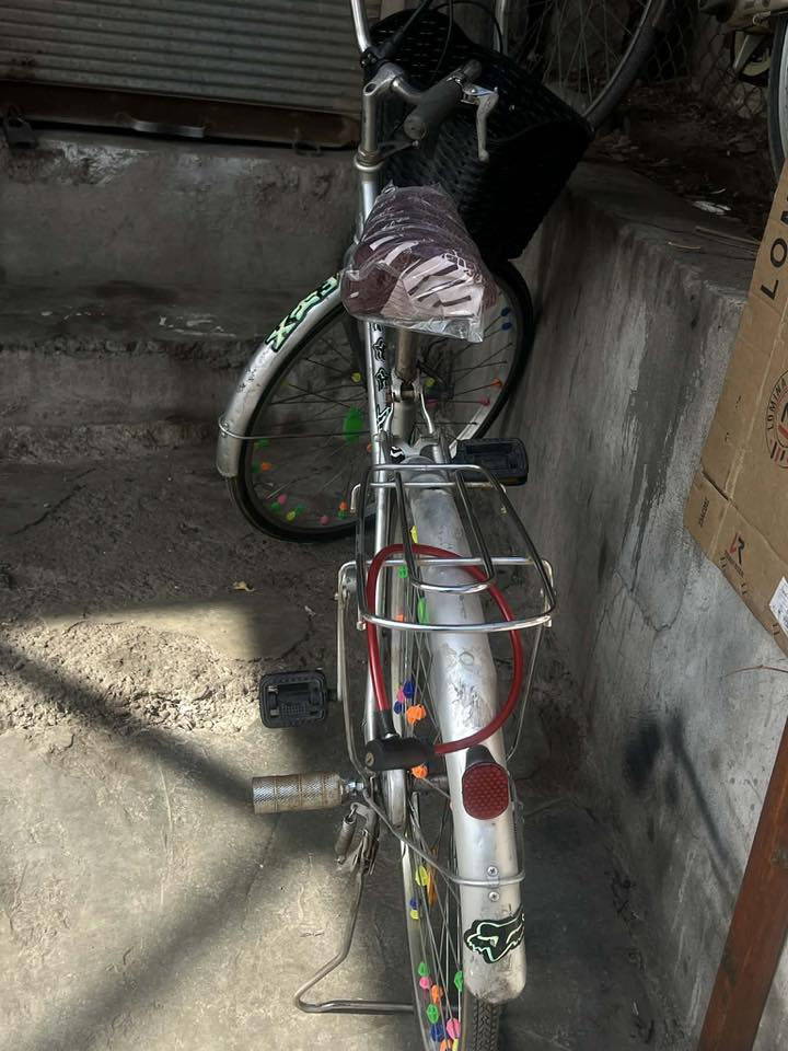 بايسكل للبيع نظيف   سعر ٦٥ الف بيه مجال   ***********
