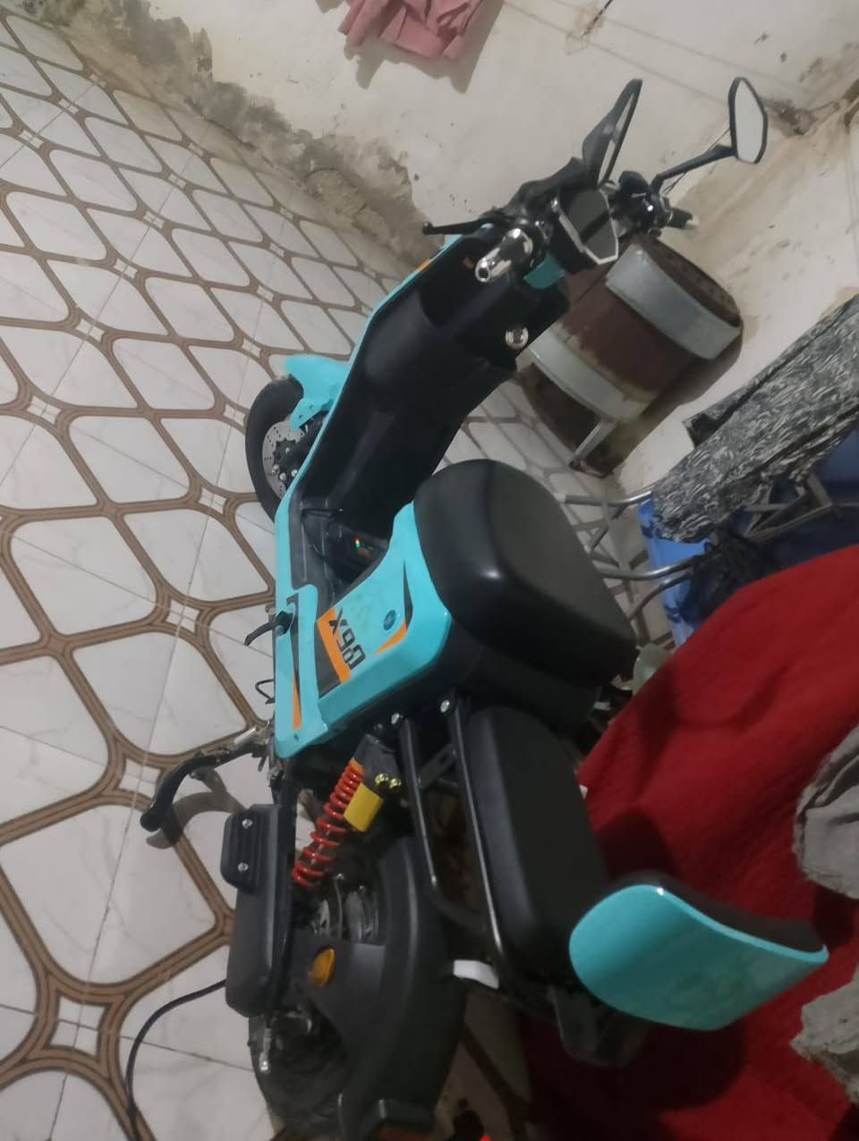 دراجه شحن جديد R900للبيع خمس بطاريات سعر خاص ***********
