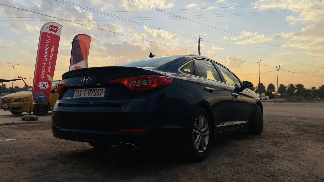 سلام عليكم سوناتا موديل 2017 جيتي اي مريكي حادثه دعاميه بدون دواخل وبيه بارد بل بنيد وبدايرً مال جاملغ الخلفي مكينه وكير مكفولات صدر تبريد سياره مابيه كل نقص 
مكان بغداد المحموديه 
السعر 117 وبيه مجال 
***********
