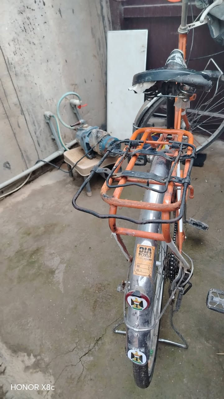 سلام عليكم باسكل لبيع حجم 26 فول نضافه بايسكل كير وحساس تايرات جدد شغال 6 نمر شركا DlA السعر 75 وبي مجال العنوان كركوك دوميز ***********
