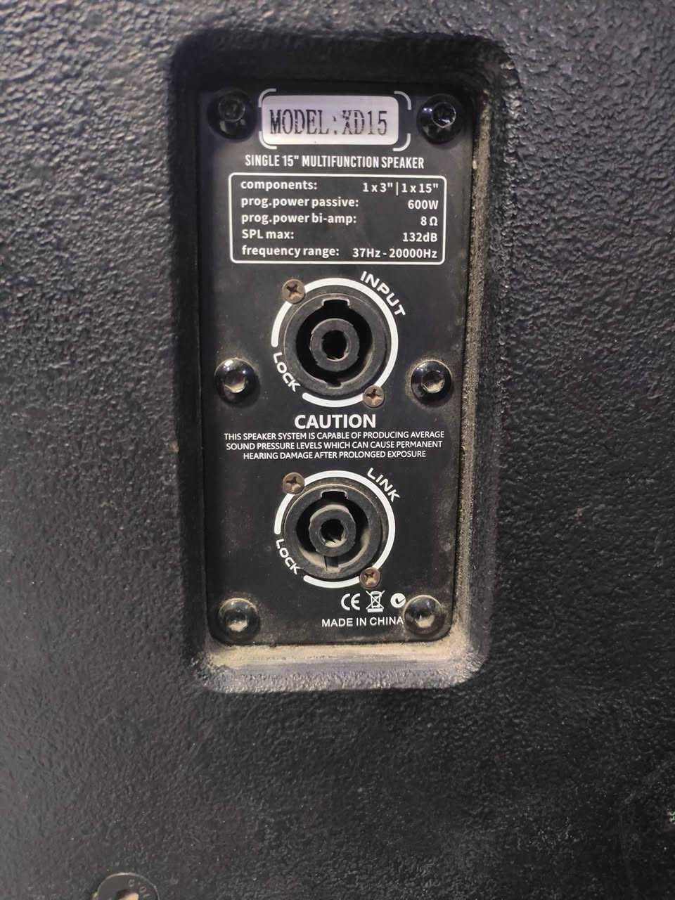 السلام عليكم
سماعات لبيع 
زوج.      rcf 
زوج       mj
زوجين ساوند كنك
انتصال على الرقم 
***********
