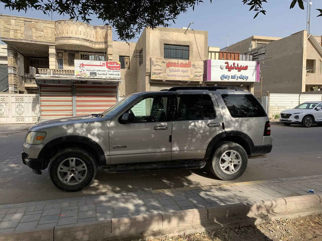 سلام عليكم فورد اكسبلور 2007 
مزاد وزاره داخليه ترقيم مجاني 
سيارة محور مكينة 3000V6
كير ومكينة مكفولات 
كهربائيات شغاله 
داخل 7راكب داخل بيجي
صدر 80/100
تبريد 3قطع 
السعر 55وبيهة مجال 
***********
