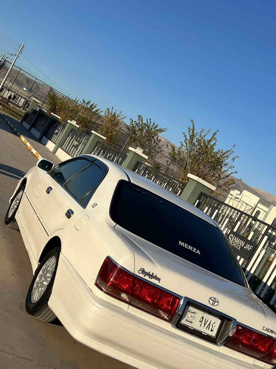 سـەرەتـا بـەنـاوی خـوای گـەورە مـیـهـرەبـان بـرایـان ئـەم 
مـەلـیـکە بـۆ فـرۆشـتـن (بـڕاوە)
مـەکـیـنـەی دیـفـۆڕ (بـچـوکک) 
مـۆدێـل 2003 
2 دگـمـەیـە
1 پـارچـەی بـۆیـاخ ئـەوروپـا
داژبڵ نـەجـەف
تـاقـم تایەی لـۆک
چـاڵـو شـوخـتـی نـیـە
جـامـی پـێـش دوای هـەڵـگـیراوە 
کـامـل کارەبـای مـەزبـووت 
ڕەقـو تـەقـەی بـەشـەرت
گـێـڕ مەکـیـنـەی بـەشـەرت 1000 فـەحـس فـیـتـەر 
تـازە ڕۆنـی گـێـڕو مـەکـیـنـەشـی گـۆڕاوە تـەبـریـتـی لـەسـەر سـویـچ 
250 مـەسـرەفـی تـیـانـیـە 
شـوێـن سـەیـدسـادق 
ژم:***********
سعری کۆتای قفڵ (38) گەڵا
