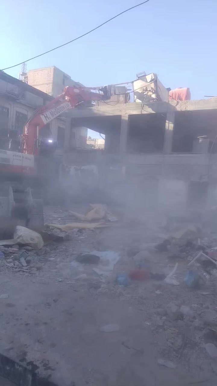 *********** مستعدون لهدم تفليش الدور والبنايات ورفع الانقاض وقطع البيوت المشتركه بأنسب ألأسعار في بغداد*********** مستعدون لهدم تفليش الدور والبنايات ورفع الانقاض وقطع البيوت المشتركه بأنسب ألأسعار
