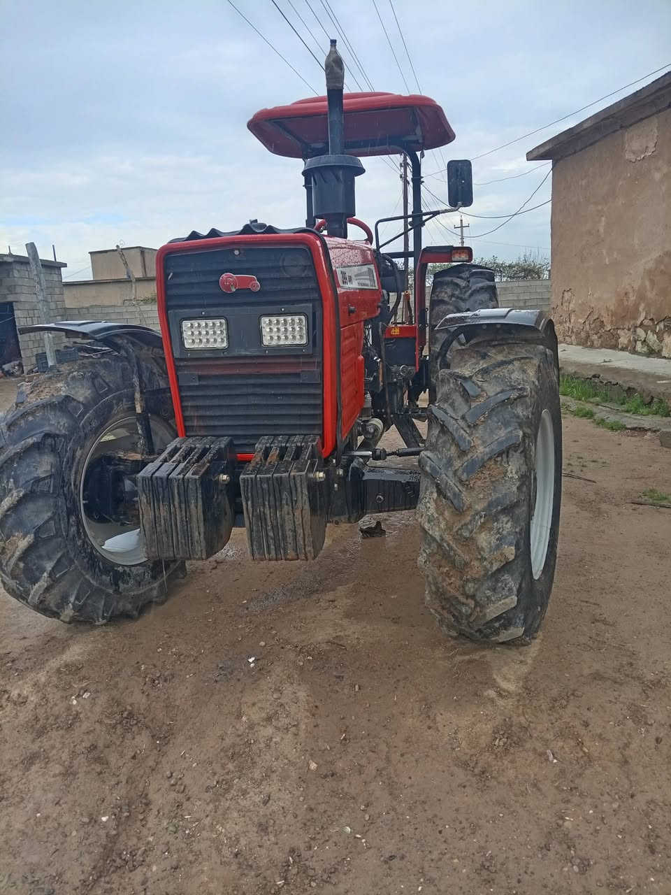 السلام عليكم 
تنكتر ايراني 6سلندر 
موديل 24
محرك گير اكسل تايرات كهربائيات كلو شركه 
لاتنقيص ولا تبخير 
رقم سليمانيه شرط التحويل 
المكان الحويجه ناحيه العباسي 
اتصل ***********
