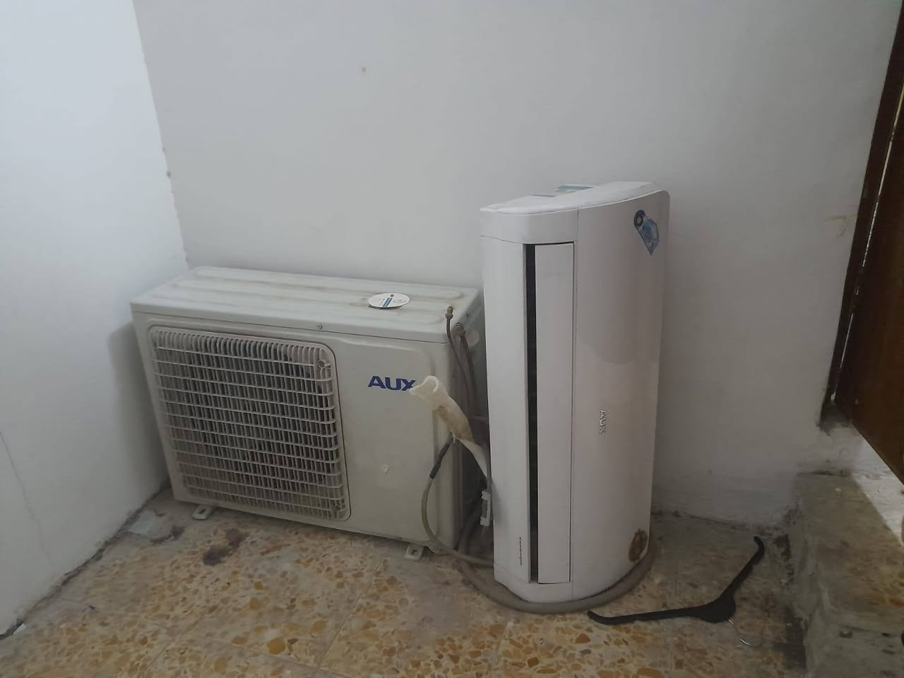 تبريد طن نظيف جدا السعر 200الف ومبرده جديده كلش السعر 150الف


**إذا كنت صاحب هذا الإعلان وتريد حذفه لأي سبب، رجاءا أرسل رسالة إلى الدعم الفني**