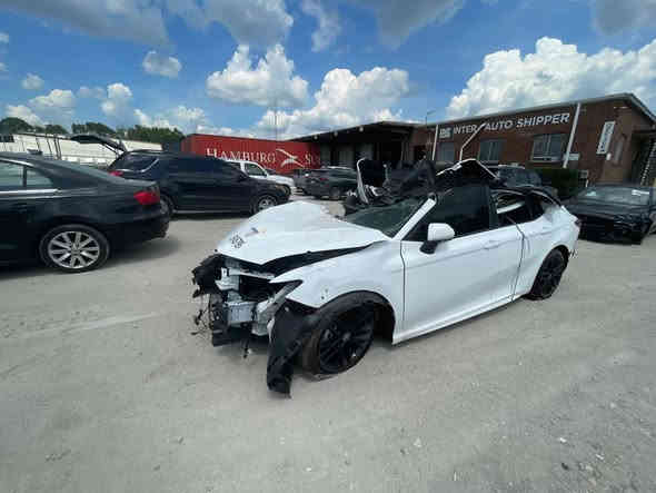 السلام وعليكم 
للبيع ادوات كامري 2025
اصلي فقط 

محرك 
بطاريات 🔋 
كير 
مشط 

كلشي متوافر 

***********

عنوان بغداد العامريه
