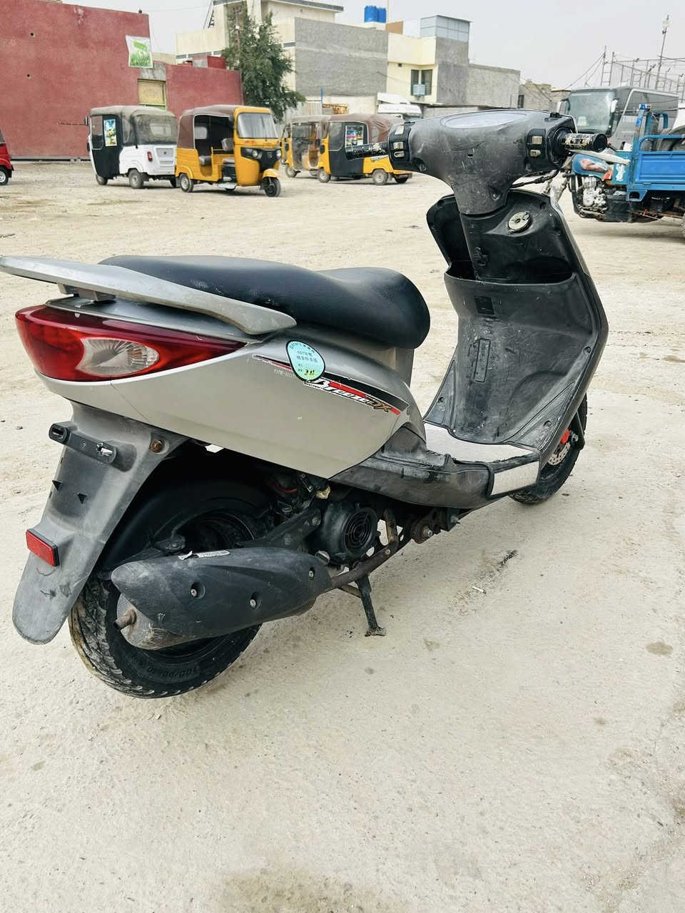 سلام عليكم دراجة بريز مال رمبة جديدة حيل مكفولة من كلشي كابريتر مو نوزل مابيهة أي نقص دراجة مال بيت مامتعوبة السعر 850قفل منزلهة اكثر من سعر ولله العضيم مكاني المدينة الصدر ***********
