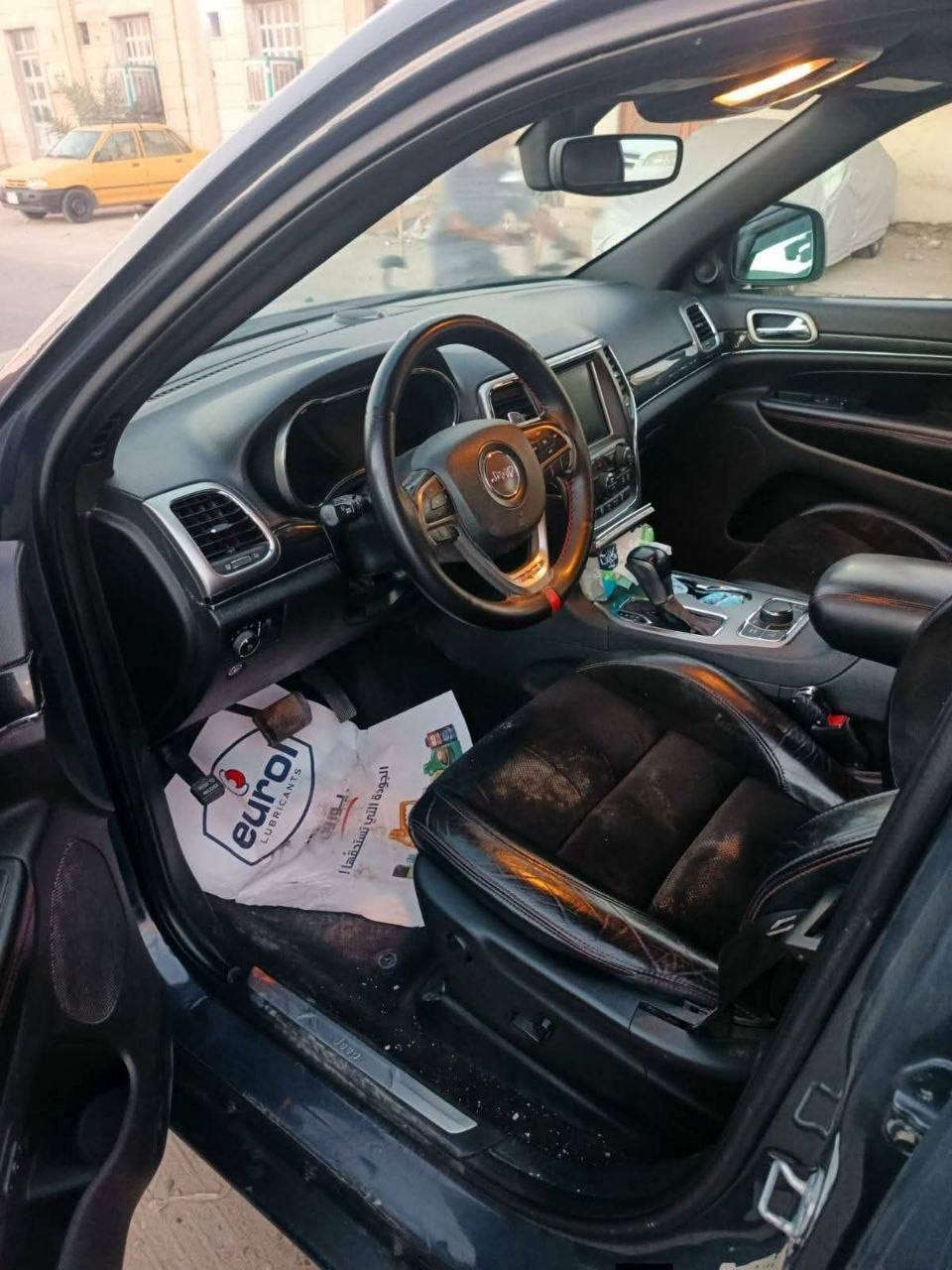 جيب شيروكي تريل هوك 2018 فول مواصفات جكات سلايت نقطة عمياء  وضعيات قياده توقف ذاتي هواي مواصفات معروفه وبدون داخل وبدون اير باك  ماشيه 92 كم بيها 4قطع صبغ  السعر 205  للاستفسار  ***********
