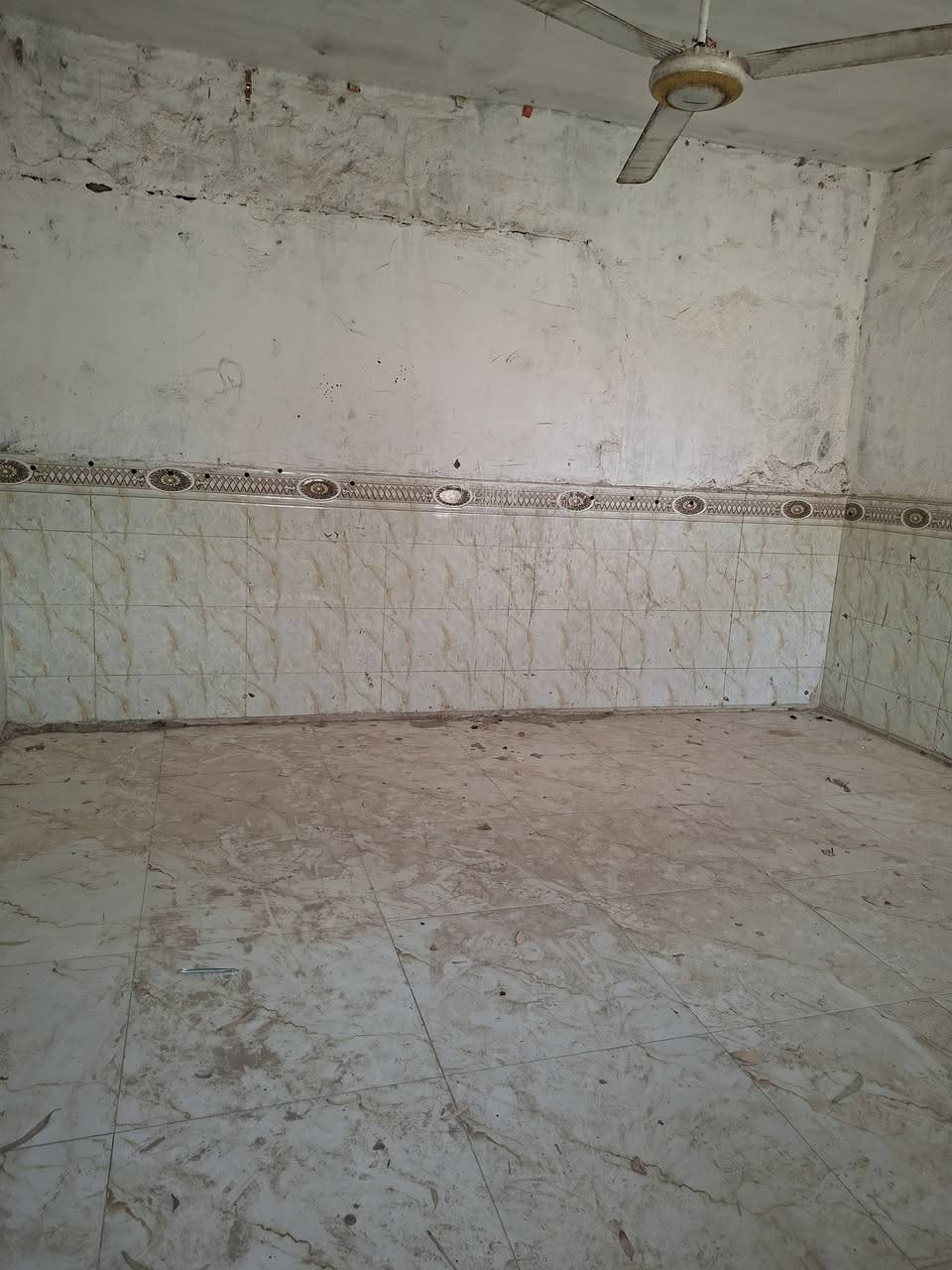 سلام عليكم بيت حواسم خلف عمرات سنيكنه مدرينه الصدر سعر خاص***********
