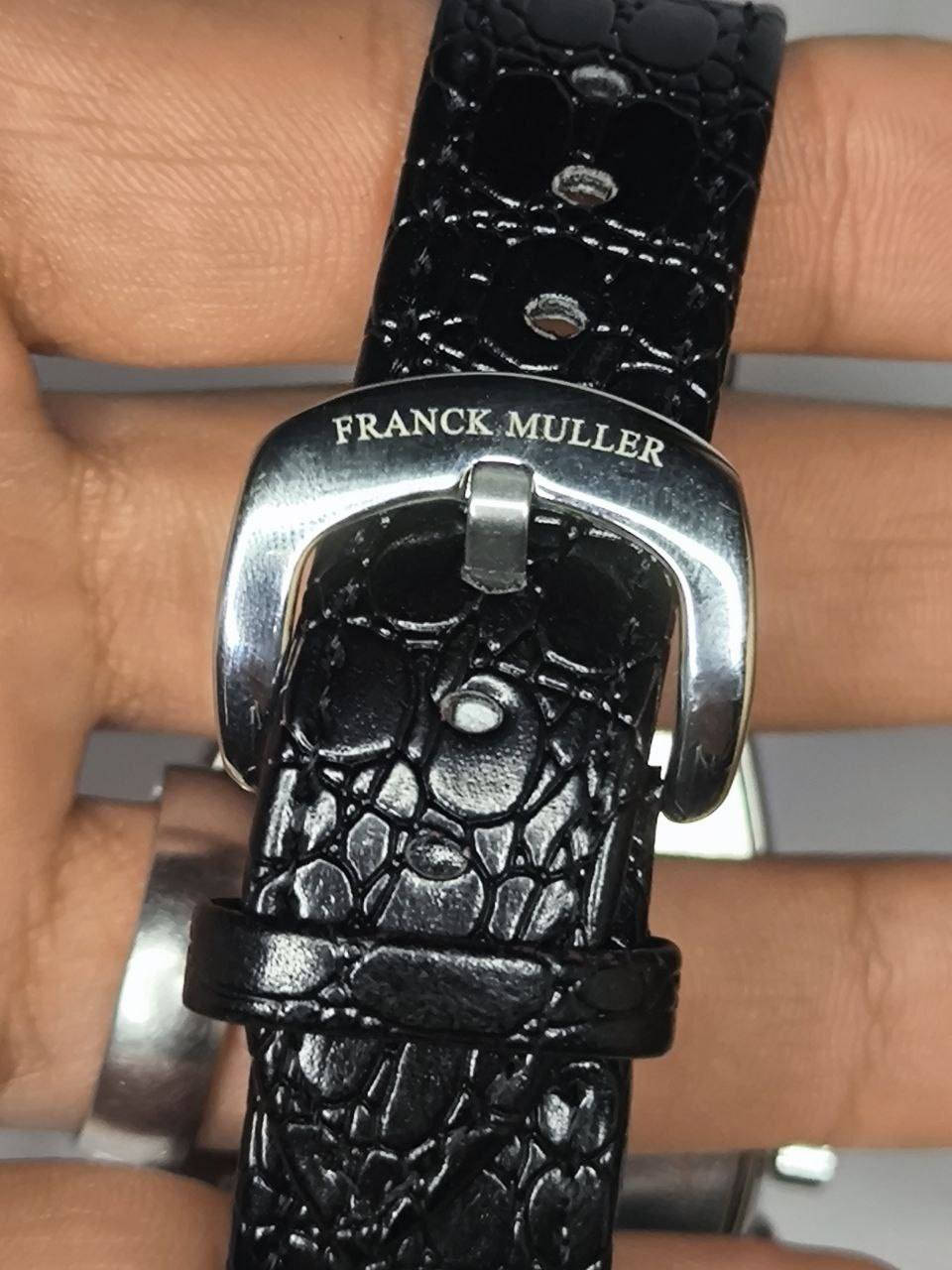 ساعة من ماركة فرانك مولر FRANCK MULLER
تحفة فنية 
مكينة  اوتماتيك قلب مفتوح كونكراف ( جميع السناتر شغالة )
ميناء مميزة مزودة بمنفذ تاريخ مع اميال لامينوس 
زجاج زفير ضد الخدش 
ضد الماء والغبار 
 سير جلد مميز 
مختمة بالكامل 

السعر :-  80  ع اول تم 
للحجز والاستفسار يرجى مراسلة الصفحه


**إذا كنت صاحب هذا الإعلان وتريد حذفه لأي سبب، رجاءا أرسل رسالة إلى الدعم الفني**