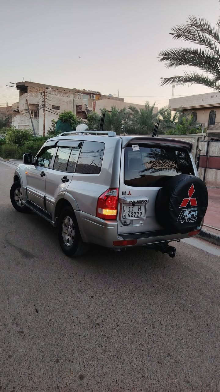 باجيرو موديل 2001 خليجي 9راكب رقم بغداد انكليزي بسمي سنوية ورقم وهزة جدد محرك 3000 المرغوب السيارة بدون ضربة فقط بيها رشات صبغ للجمالية مسويلها إدامة كاملة تخم مجاول تخم بلكات تخم نوزلات باتري جديد قاعدة فيت بم فلاتر قوايش لاستيك ولف وكالة اصلي تبريد شغال شاشة كامرة والباقي شوف العين السعر 70 بيها مجال بسيط للشراي مكاني بغداد الاتصال على ***********
