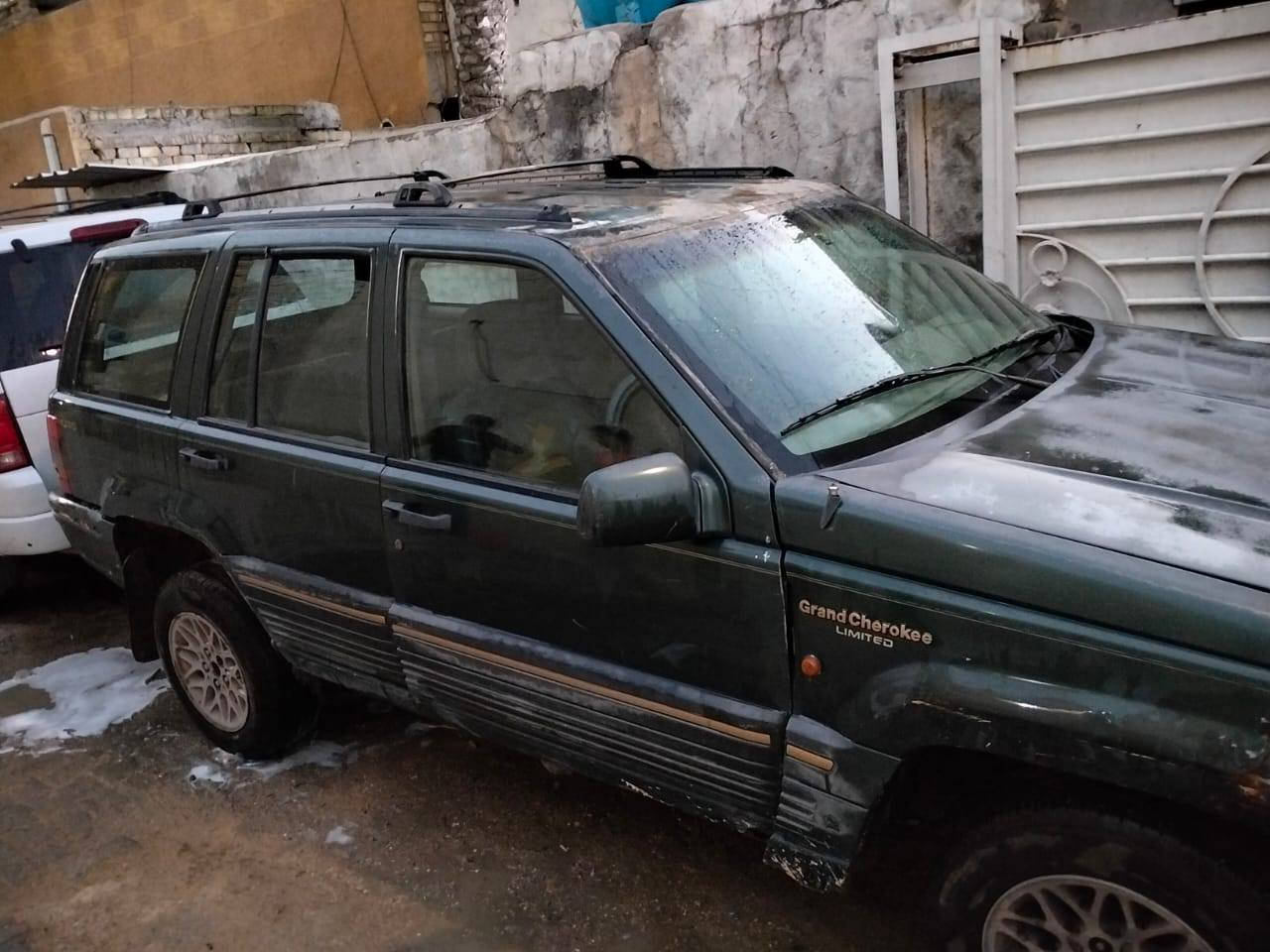 جيب شيروكي موديل 1995 محور محرك VVT ٦سلندر
تخم تايرات جديد تم شده و المحرك قبل ٥ أشهر تم شده  
السيارة ماشية قليل السهر ٤٠ ورقة و بيها مجال للشراي 
للتواصل اتصال على رقم ***********
