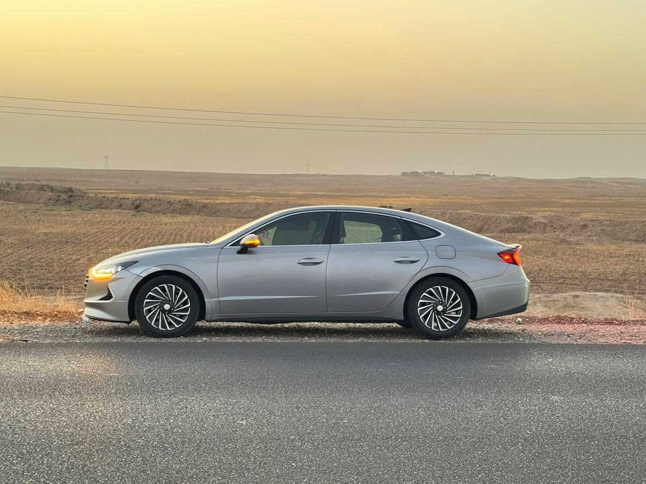 سوناتا 23 هايبرد فول مواصفات كل مميزات الحداثة بيها عدا الفتحة بيها ،ضرر بسيط جدا بارد بالجاملغ الأمامي ، السيارة ماشية اقل ال50 مل ، لون فضي مطعم فخم جدا ،
السعر نقدا 179 .
إذا مقدمة اكدر أبيع بس السعر يصعد 
وشرط مقدمة اكثر من دفتر .


**إذا كنت صاحب هذا الإعلان وتريد حذفه لأي سبب، رجاءا أرسل رسالة إلى الدعم الفني**