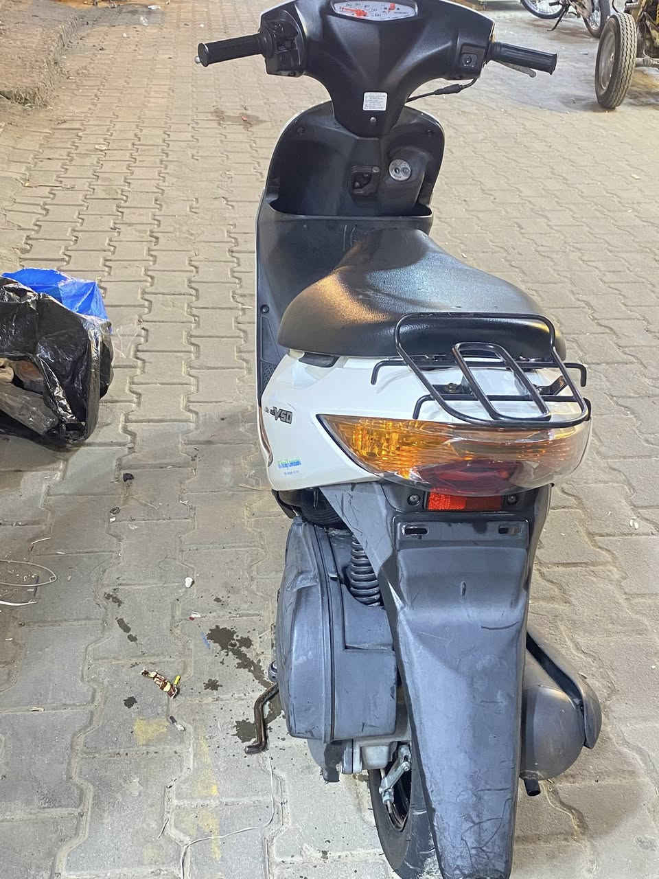 اللهم صل على محمد وال محمد
دراجة سازوكي أدرس وحديثة تمشي 60 

دراجة قوية وحديثة 

 سعرها 800 

وهذا رقمي***********
