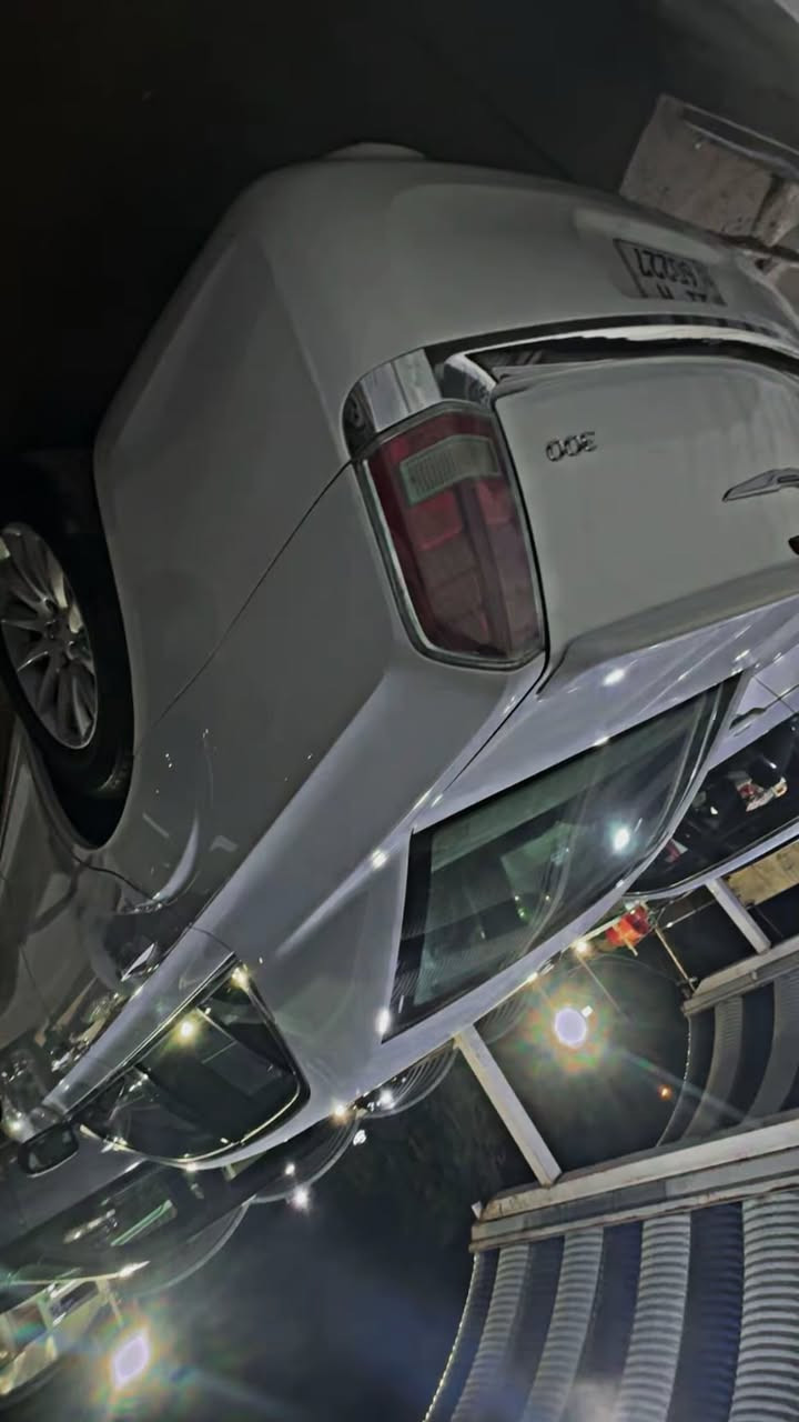 من رخصت الادمن السلام عليكم

اوباما موديل 2013 بسمي تحويل

سنويه مجدده 

ولباقي مكفول 

فول مواصفات 

كير  مكفول 

بنوراما فتحتين

ستيرن كهربائي

شاشه كبيره

كامره خلفيه

خزن ميموري

تبريد تدفئه بالكشن

برده خلفيه

تشغيل عن بعد

مري قلابه

سياره فول مواصفات

للاستفسار اتصل 

مواصفات هواي ماذاكرهن 

السعر160 قفل   

 ***********
***********
العنوان بغداد
