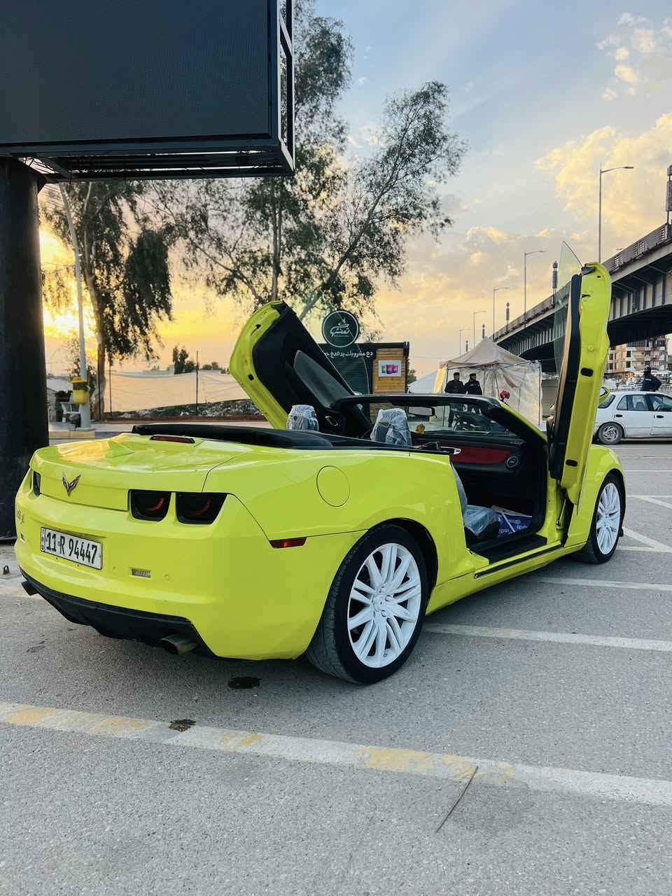 لون ليموني 💛 مميز +رقم بغداد شبه مميز 
موديل 2012
مكينه 3600 كفاله
لايت متغير عل تلفون +عدسات زرع 
بوب لامبودور 
سستم صوت Bostn
تبريد ثلج
حداديه زينه 
شاشه. تحكمات ستيرن صفحتين
4كيجات يم لكير
حادث جاملغ وباب صفحه يمنه صبغ احزام مبدل لون رقم بغداد بسمي
سعر 85 مجال كلش بسيط *********** ديالى بعقوبه
