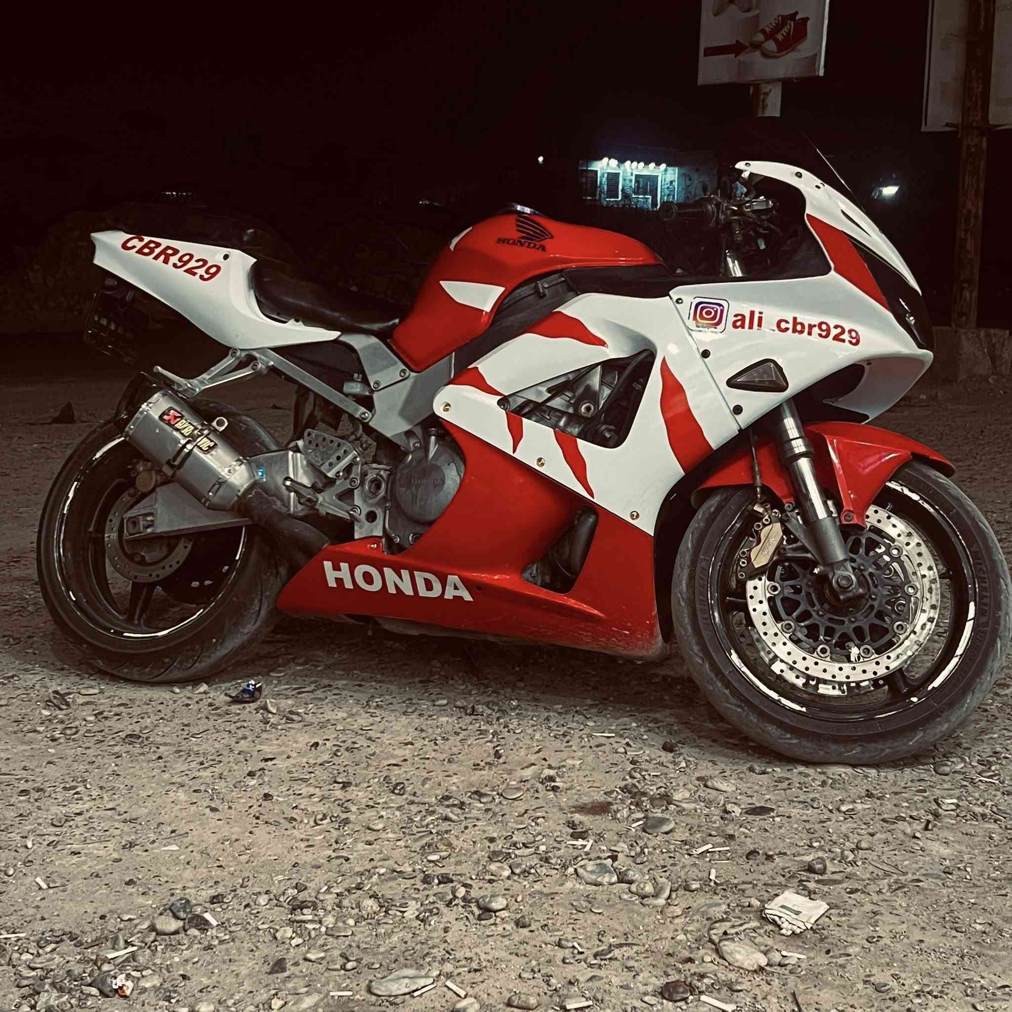 هوندا CBR 929
للبيع او المراوس حسب القناعة 
تفاصيل اكثر خاص


**إذا كنت صاحب هذا الإعلان وتريد حذفه لأي سبب، رجاءا أرسل رسالة إلى الدعم الفني**