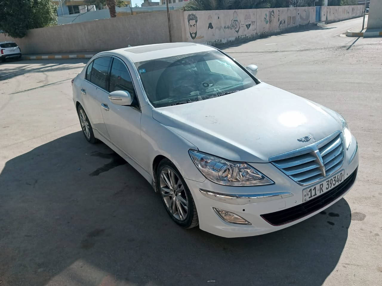 سلام عليكم
السعر :  120  ورقة وبيها مجال
جينيسيس 2013 رقم بغداد بأسمي تحويل مباشر مجدد كلشي هزة وسنوية 
فول مواصفات للاخير كلش 
حجم المكينة : 6 سيلندر3800 المرغوب 
السيارة جاهزة  
المواصفات 
-بصمة 
-فتحة 
كشنات حضن كهربائي (2) 
-اشاير مري +3 قطع تبريد 
-بردة كهربائية 
-ستيرن كهرباء +خزن ميموري  
-شاشة +كامرة + حساسات كلة ( بلاد) 
 بيها 3قطع صبغ وسونار موجود 
للاستفسار :***********
