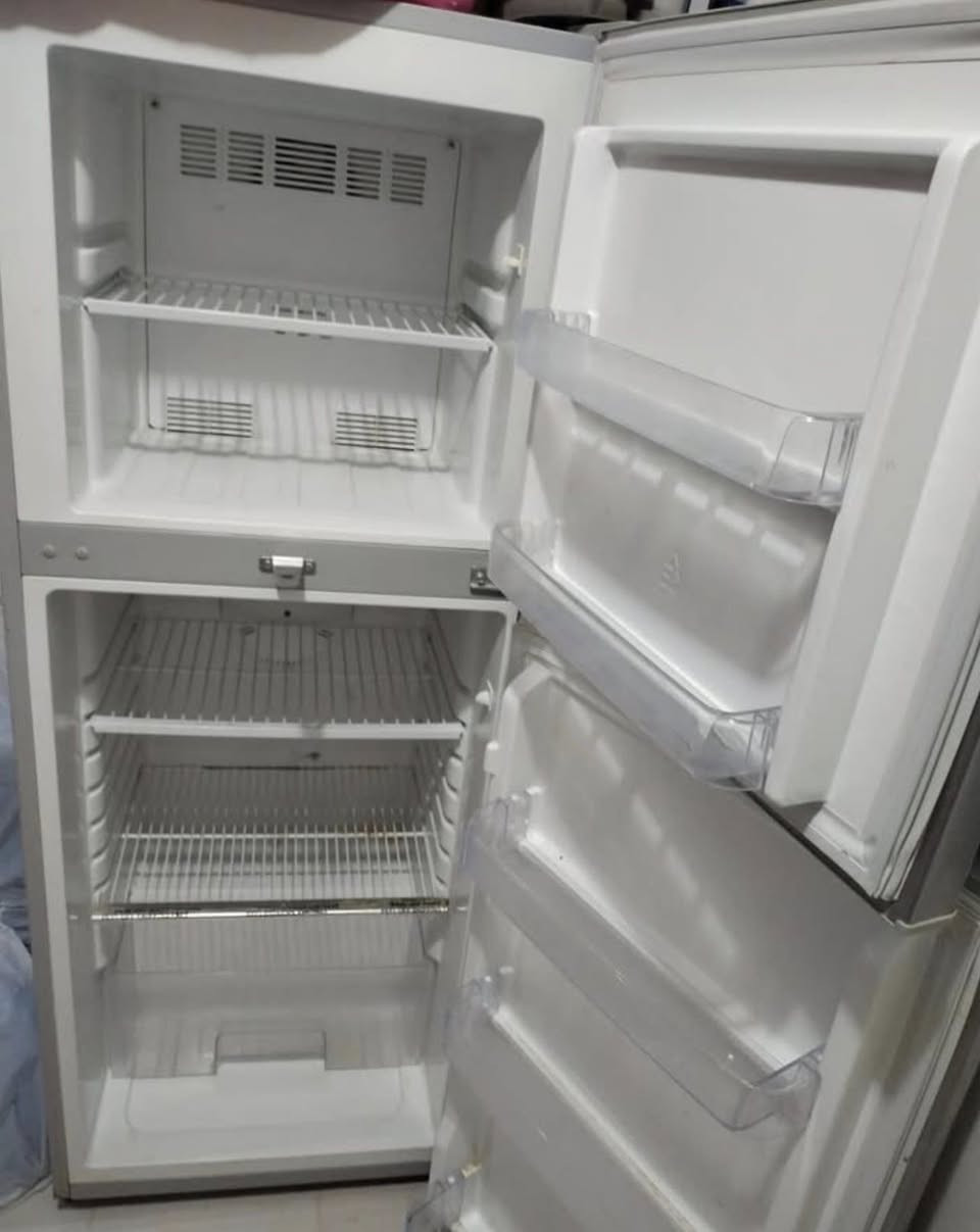 ثلاجة للبيع
مداخله تصليح
١٢ قدم
مكاني حي العدل
سعرها ١٠٠


**إذا كنت صاحب هذا الإعلان وتريد حذفه لأي سبب، رجاءا أرسل رسالة إلى الدعم الفني**