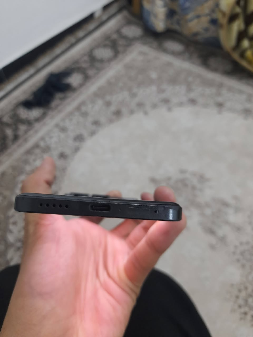 Poco x6 البيع فقط ما بي اي خلل بس هل بقعه مكان بصره قبله حي الشهداء رقمي ***********.          سعره 240

