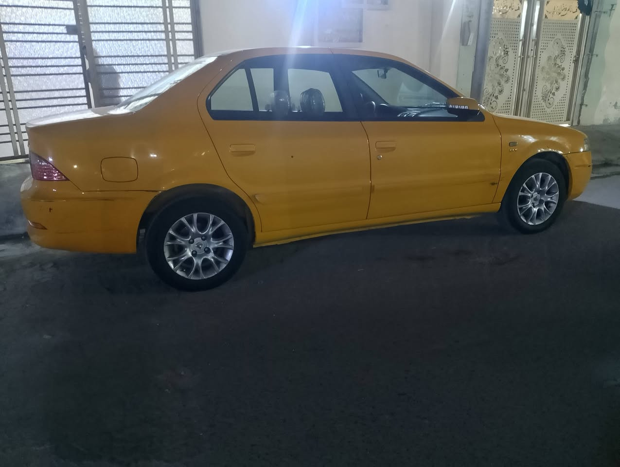 السلام عليكم
سمند سورون موديل 2018 ماشية 84 گير مكينة تبريد تدفئة صدر كهربائيات كله مكفول على وضع الشركة 
مواصفات السيارة تحكم استيرن جهتين المري شفط تبريد قطعتين الكشنات كهربائي بيها بارد قليل وطلقة بالقمارة السيارة بأسمي السعر 55 الاتصال على الرقم ***********
