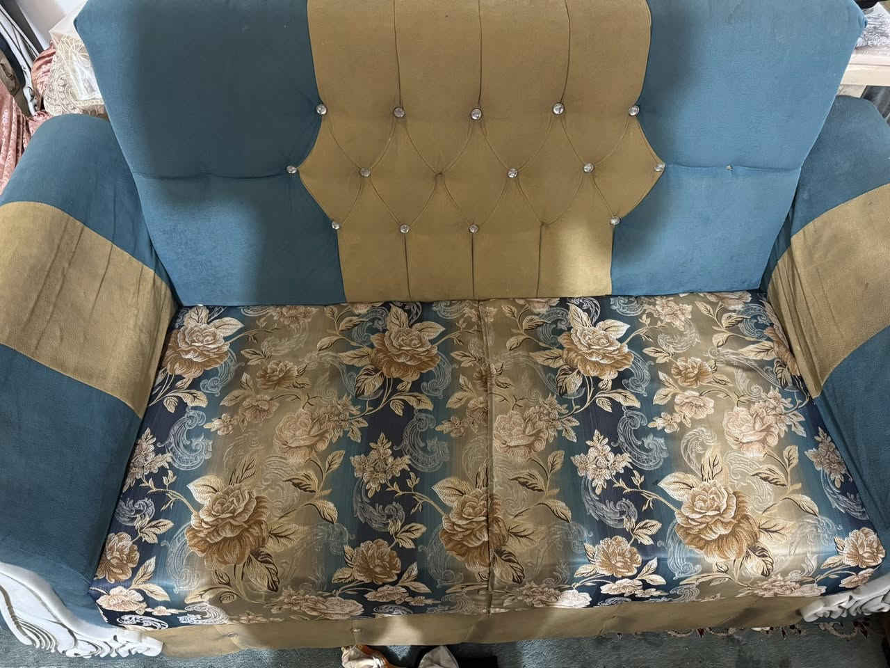 تخم للبيع نضافته واضحه بصوره مكاني الكريعات سعر التخم 300الف الي ايريده يتصل***********
