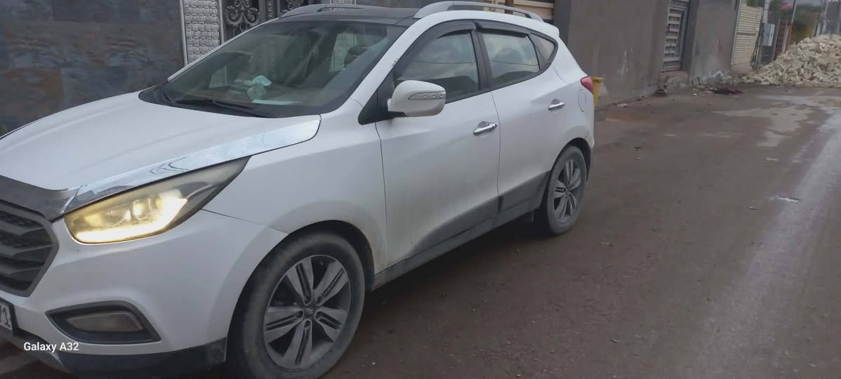 سلام عليكم
سياره للبيع 

ادوات  ادوات  ادوات 

كصه جنطه فقط 

سعر.   75 ورقه وبيه مجال 
سياره مكينه  كاز 

موديل.   2014.  فول مواصفات 

***********
