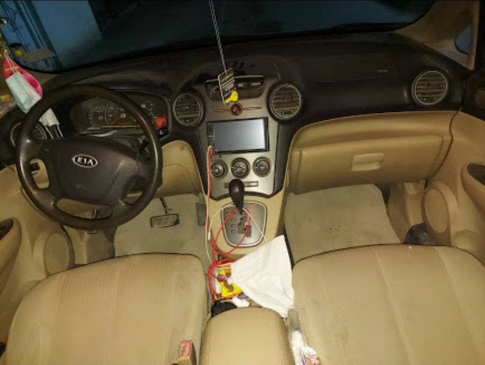 ياالله السلام عليكم للبيع كيارندو 2009 محرك 2400 رقم انگليزي بسمي سنويه 2030تبريد وتدفئه شغال تحكم مري شغال شاشه وكامره سبعه راكب تخم تاير صار سبوع شاده سياره صار عندي سبع سنوات مال جناي  هاي تفاصيل السياره السعر 95 مكان السياره السماوه الرميثه الانصال على الرقم ***********
