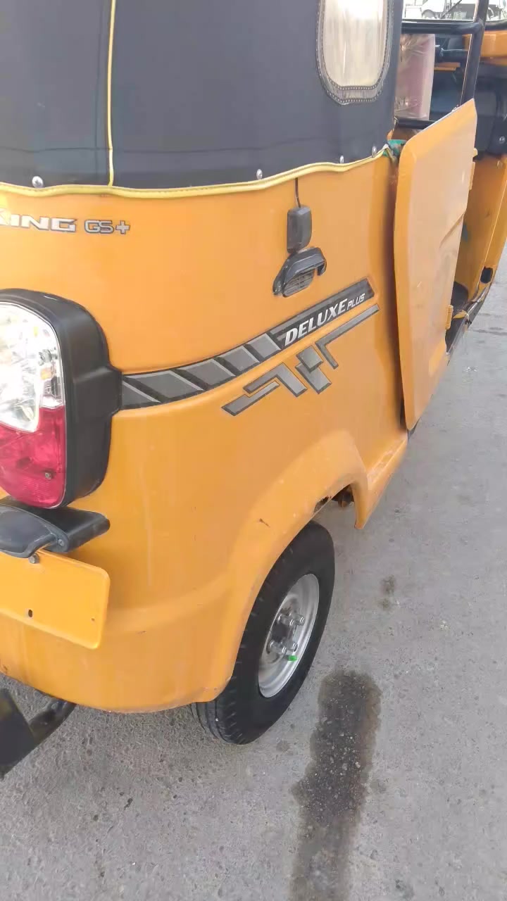 سلام عليكم تكتك البيع موديل واحد عشرين بشهر 8 رقم سنويه تكتك مال جناي مكينه مآل مفتوح سعر 7 نص بيه مجال ***********
