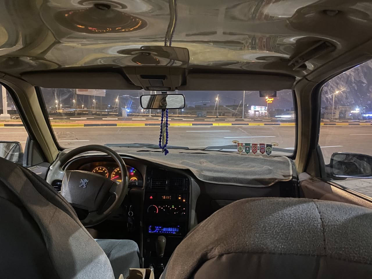 بيجو ٤٠٥   مديل٢٠١٦. مكينه كير كفاله حداديه جديده تخم تاير جديد كهربائيات سياره مابيه نقص واحد سعر ٤٧ وبيه مجال رقم ***********
