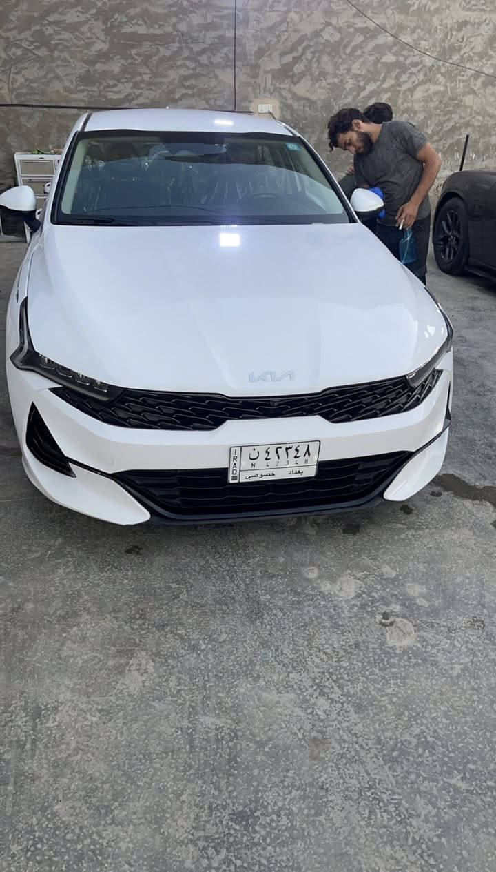 سلام عليكم
للبيع :k5
مديل2022
الون ابيض
بصمه
بصمه ابواب وصندوك
مثبت سرعه
نضام ABS
مانع انزلاق
حساس  اطارات 
بك لايت لد
شاشه كبيره لمس
كامره دواره
كشافات اماميه 
شاشه عطال 
 تشغيل عن بعد 
ردار جانبيه 
مراقبه نقطه العمياء 
ردار الخطوط البيضاء
الايت ثلاث عدسات +ليد 
نضام قياده خمس وضعيات 
بلوتوث +usb+auX
فول تحكم ستيرن 
كير اوتو +عادي 
نوتو بريك 
الخريطه 📍
صندوق كهربائي
  زنون + ليد 
نوتو هولد
‏AUTOHOLD
تصميم خارجي رياضي
مصابيح الخلفيه LED
مصابيح ضباب LED
محرك تيربو 1600
السياره رقم بغداد باسمي تحويل مباشر 
صور الحادث بلمنشور بدون اي قطعه تبديل كلها ليبل واحد 
السعر 188 وبيها مجال 
***********
