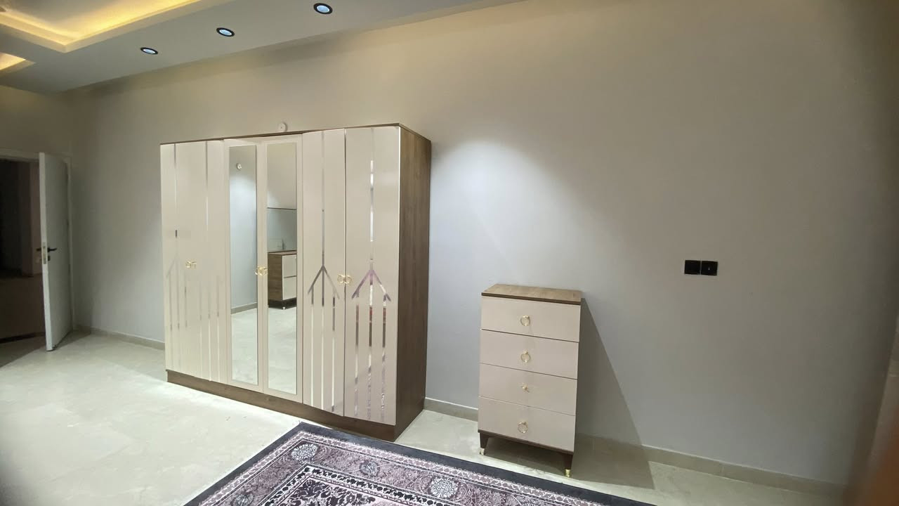 غرفه نوم تركيه اخت الجديده 
السعر 750 قفل محد نايم عليها 
6 قطع 
للاستفسار الاتصال على ***********
