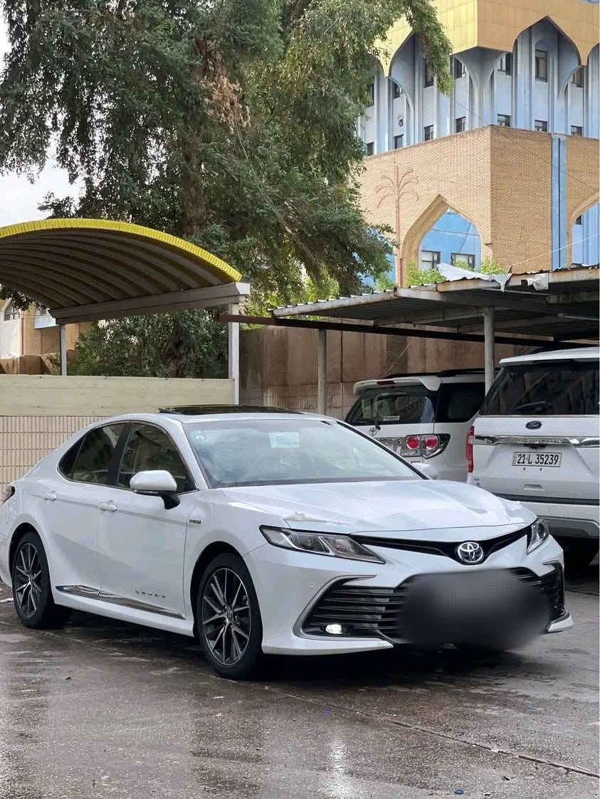 سلام عليكم 
تويوتا كامري 2023 خليجي 
سعودي وكاله عبد اللطيف جميل 
فول مواصفات 
عداد المسافه 24 الف كيلو حقيقي 
مكفولة من صبغ وتبديل وبارد وزلغ 
رقم بغداد باسمي تحويل مباشر
السعر 220 بيها مجال 
مكاني بغداد حي الخضراء 
للاستفسار: *********** وتساب

