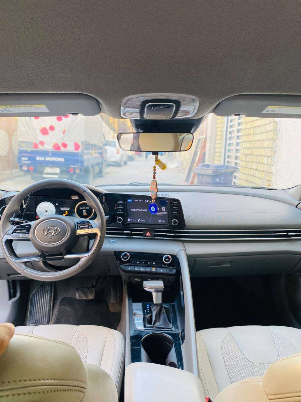 السلام عليكم لبيع انتره موديل 2023 حادثه بجم طاك ايرباك السيترن فقط سياره فول عده الفتحه كشنات جلد الرادرات بصمه تشغيل عن بعد السعر 157 رقم الهاتف ***********
