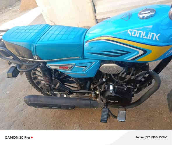 السلام عليكم دراجه إيراني موديل 2025كهربايات كاملة مكينة ما ممدود عليها سبانة العنوان بغداد كاظمية منطقة الطي السعر 800وبيهة مجال بصيط***********بي وتساب
