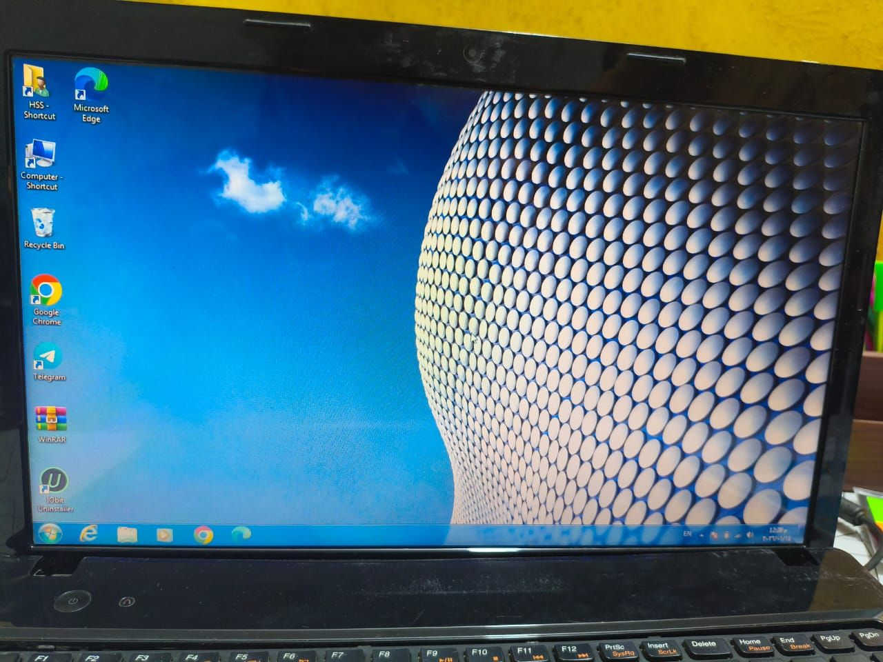 الابتوب مواصفات داخل صوره
بيه فقط المفصل بيه خلل
وندوز  7 
حجم الشاشه .. 15
🔴 سعر  70  بيه مجال بسيط   ( مع توصيل )
الحجز وستفسار تواصل 
ماسنجر او واتساب ***********
