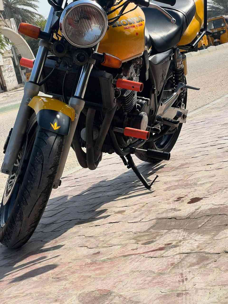 السلام عليكم دراجه سيبي فورمكينه 400جيل الاول معدل فول كهربائيات كلهن شغاله مكينه فول مانفتوح خرسه اوراق اصوليه ***********
