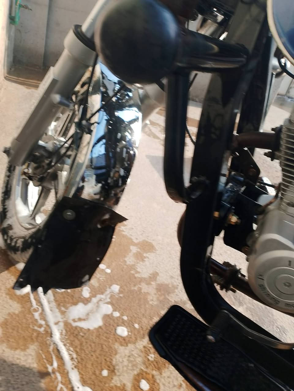 سلام عليكم ستوته للبيع محرك شرط شاصي شرط منفيس موجود وايرمنيه شرط كلها شغاله محرك شركة ما مفتوح حجم 150/ السعر مليون و500و50بيها مجال قليل


**إذا كنت صاحب هذا الإعلان وتريد حذفه لأي سبب، رجاءا أرسل رسالة إلى الدعم الفني**